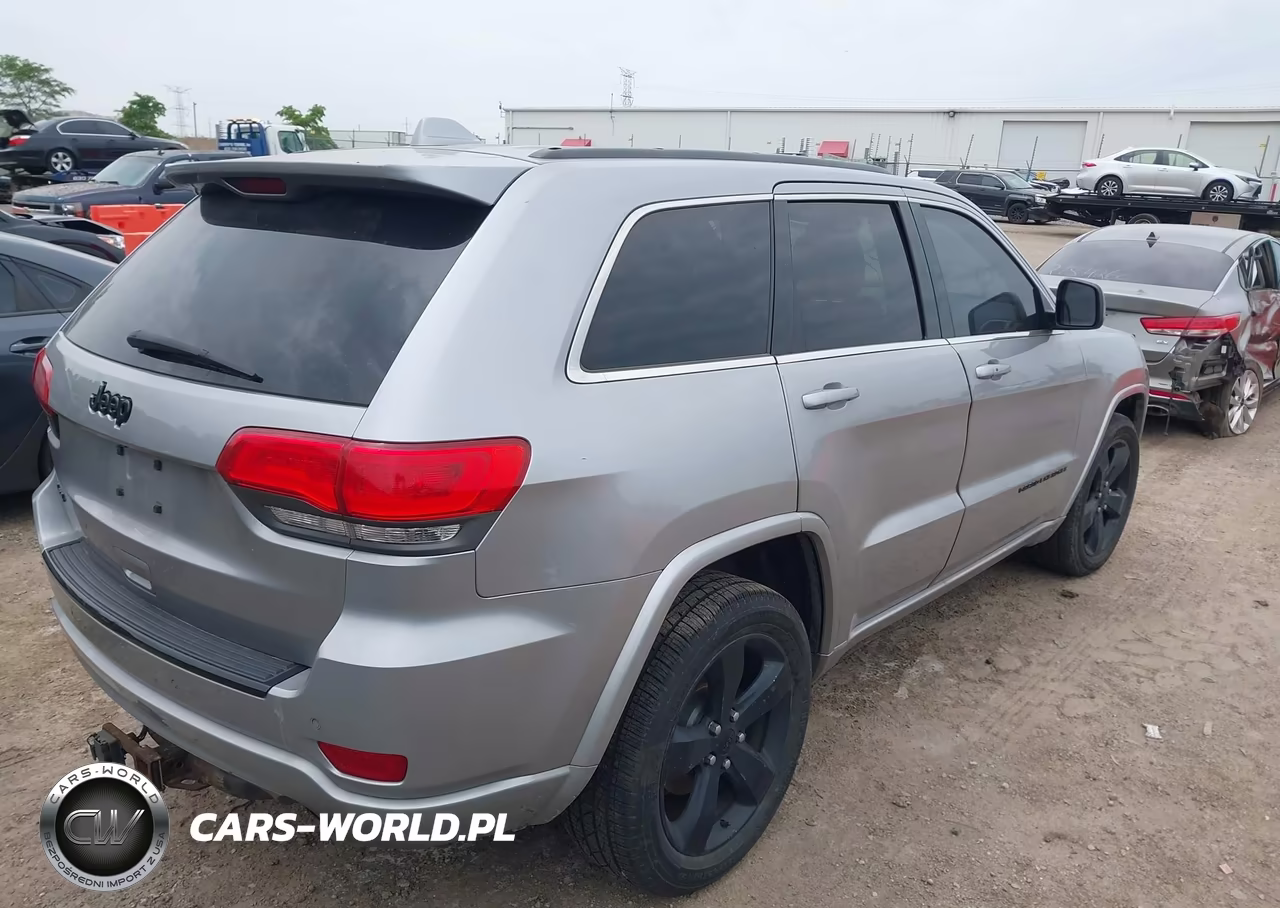 2015 Jeep Grand Cherokee Altitude VIN:1C4RJFAG4FC731640 - 4