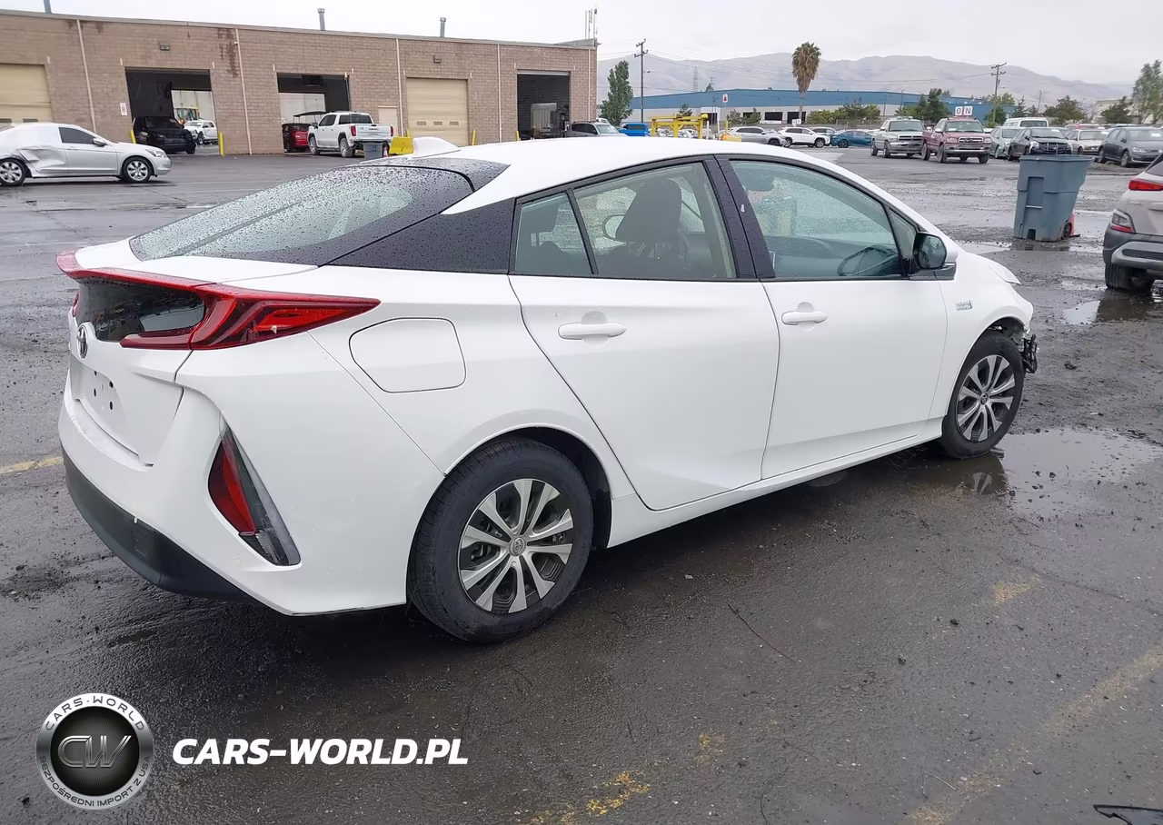 2020 Toyota Prius Prime Le VIN:JTDKARFP7L3159373 - 4