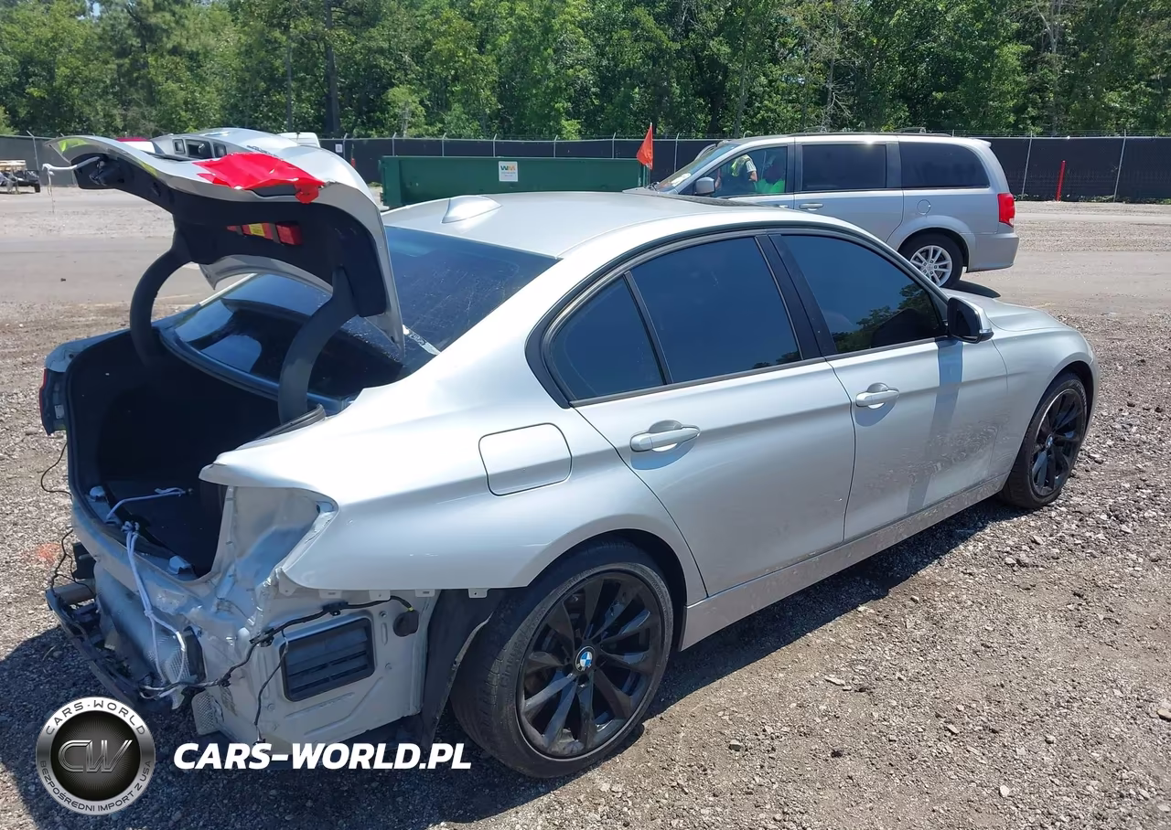 2018 BMW 320I xDrive VIN:WBA8A3C57JA489515 - 4