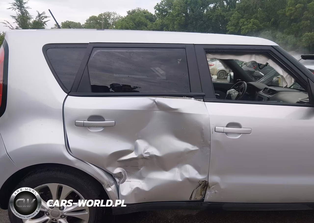 2014 Kia Soul + VIN:KNDJP3A50E7722904 - 17