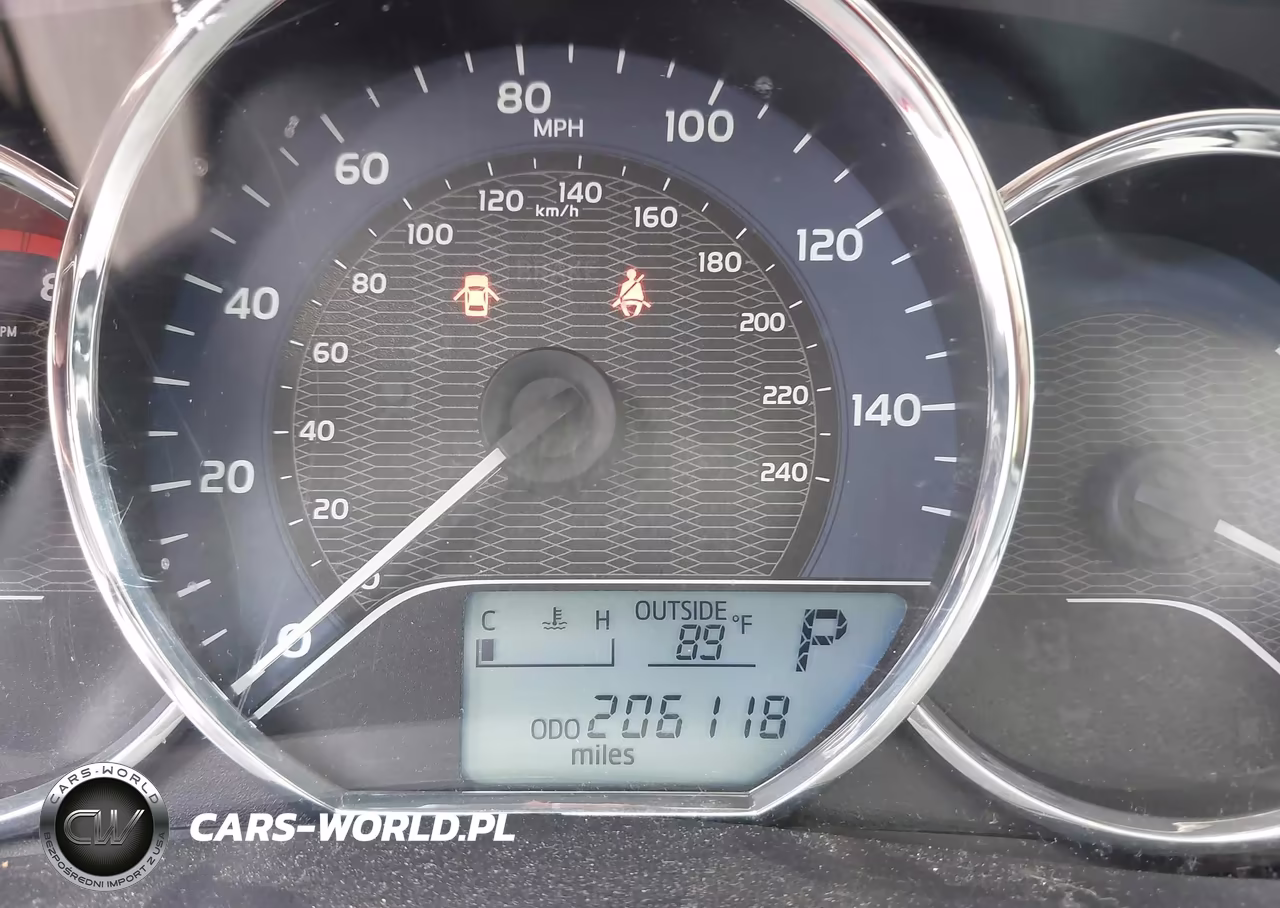 2015 Toyota Corolla Le Plus VIN:5YFBURHEXFP254444 - 15