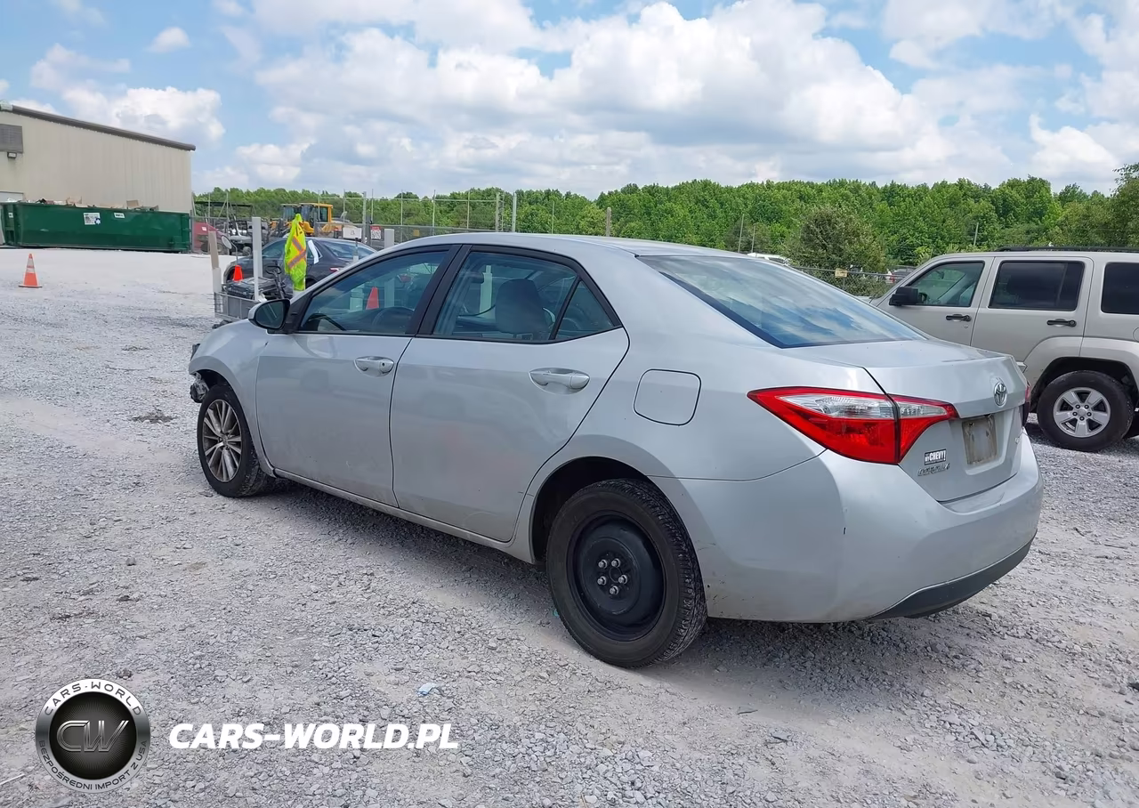 2015 Toyota Corolla Le Plus VIN:5YFBURHEXFP254444 - 3