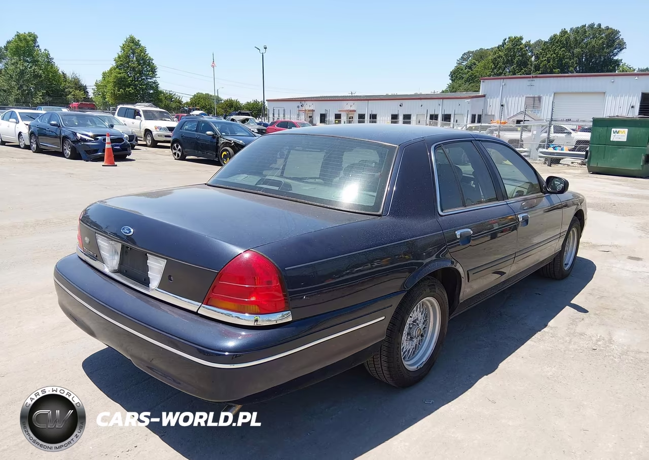 2001 Ford Crown Victoria Lx VIN:2FAFP74W31X122535 - 4