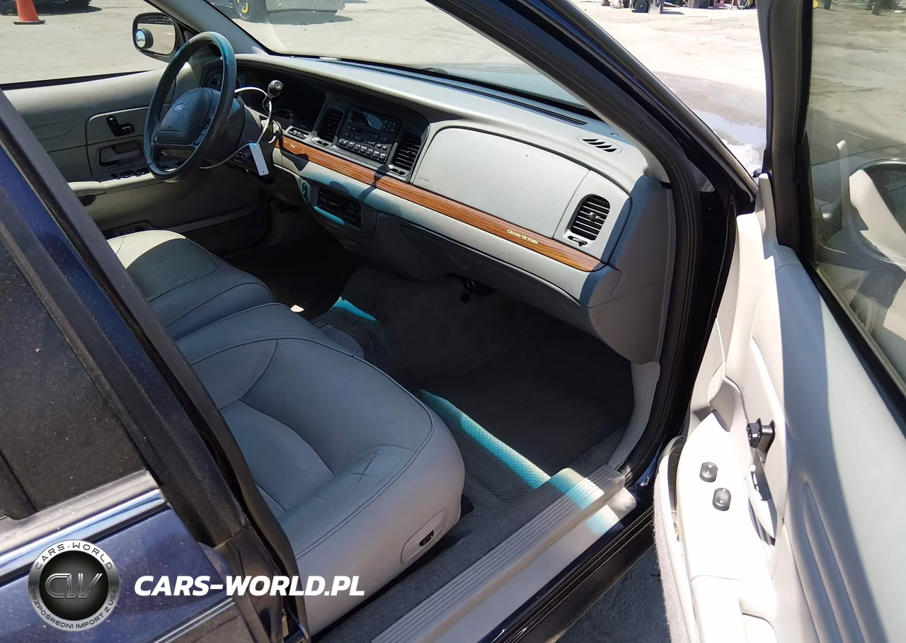 2001 Ford Crown Victoria Lx VIN:2FAFP74W31X122535 - 5