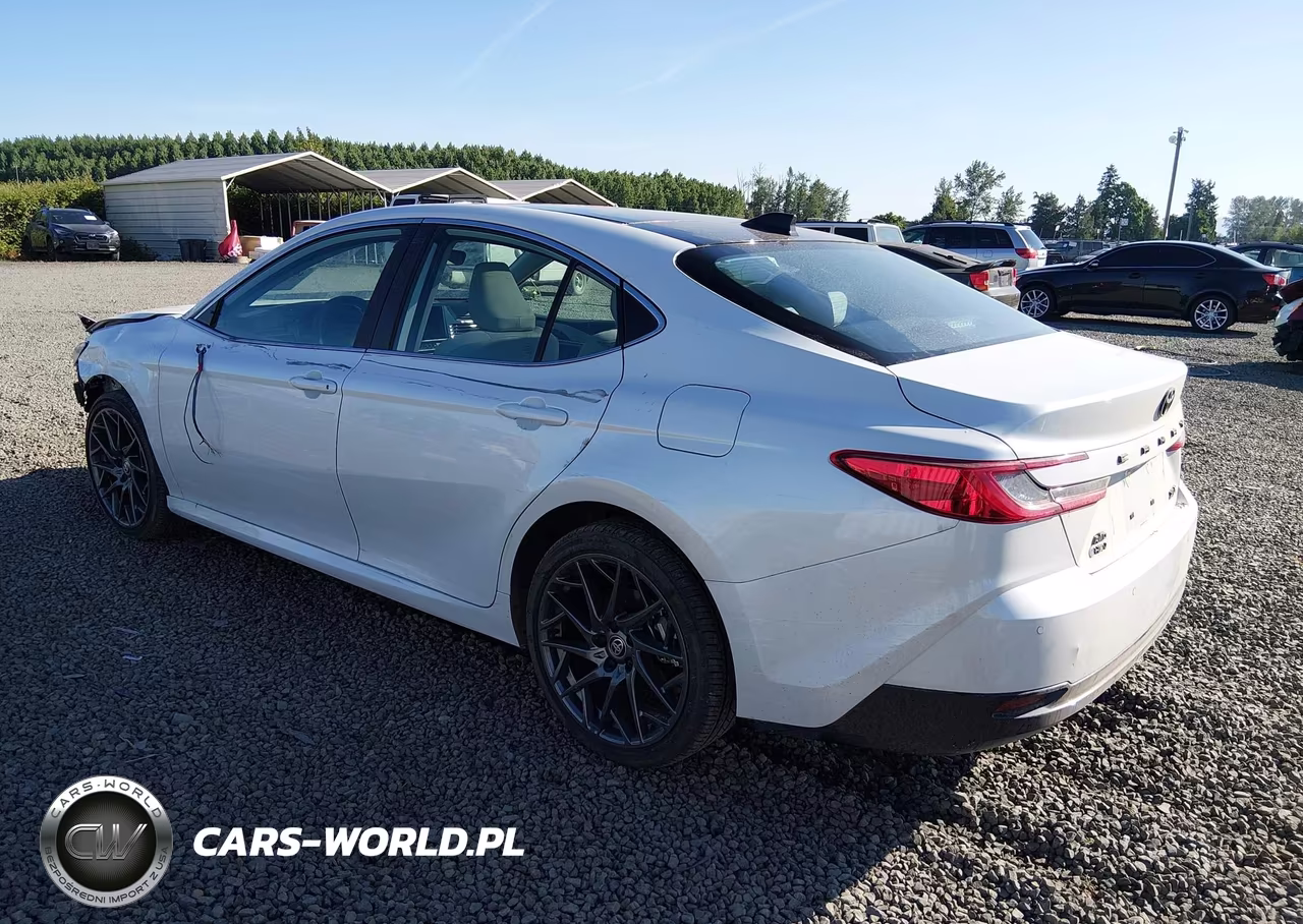 2026 Toyota Camry Xle VIN:4T1DBADKXTU039992 - 3