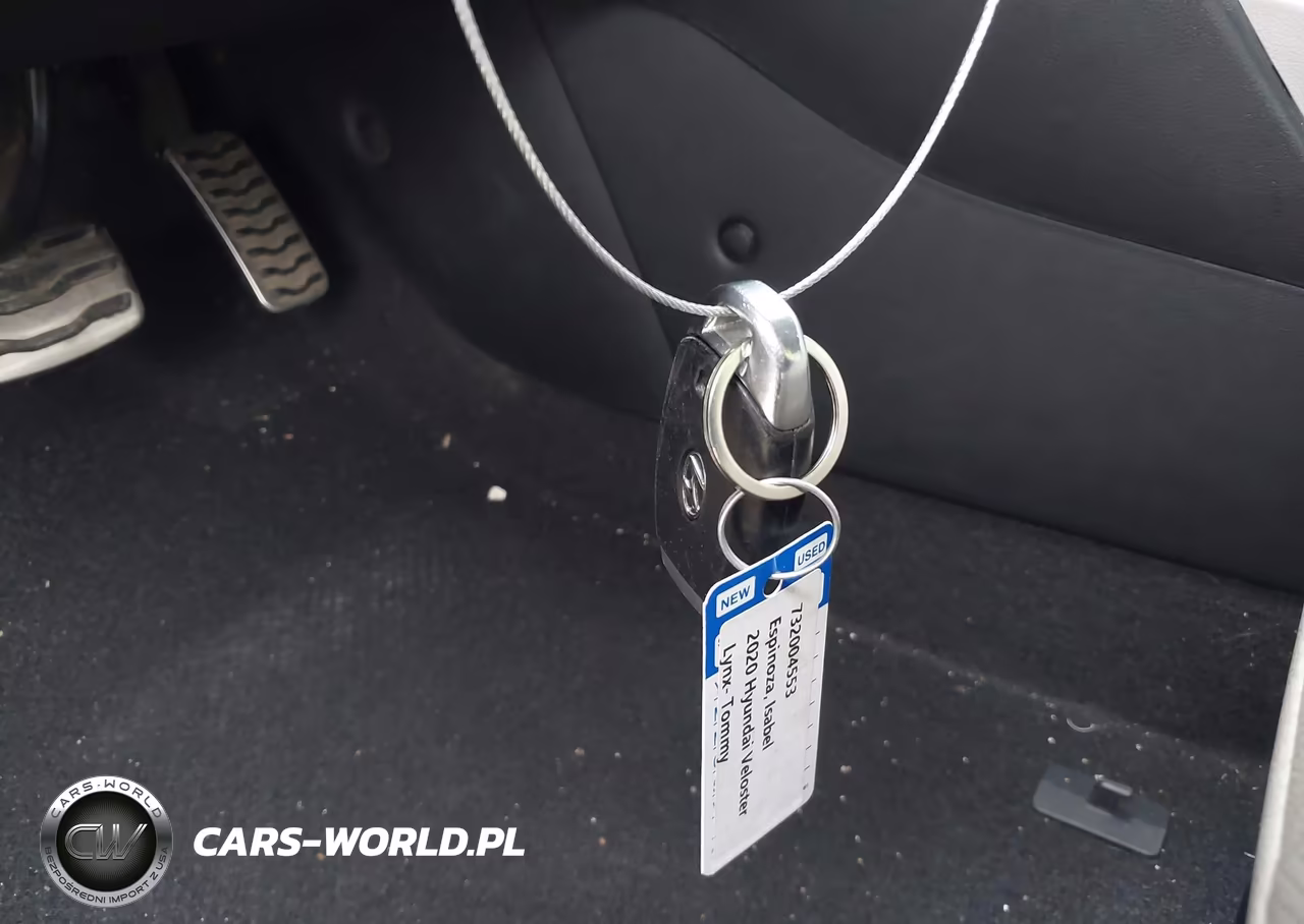 2020 Hyundai Veloster Turbo Ultimate VIN:KMHTH6AB7LU025852 - 11