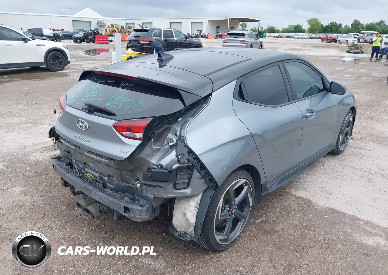 2020 Hyundai Veloster Turbo Ultimate VIN:KMHTH6AB7LU025852 - 4
