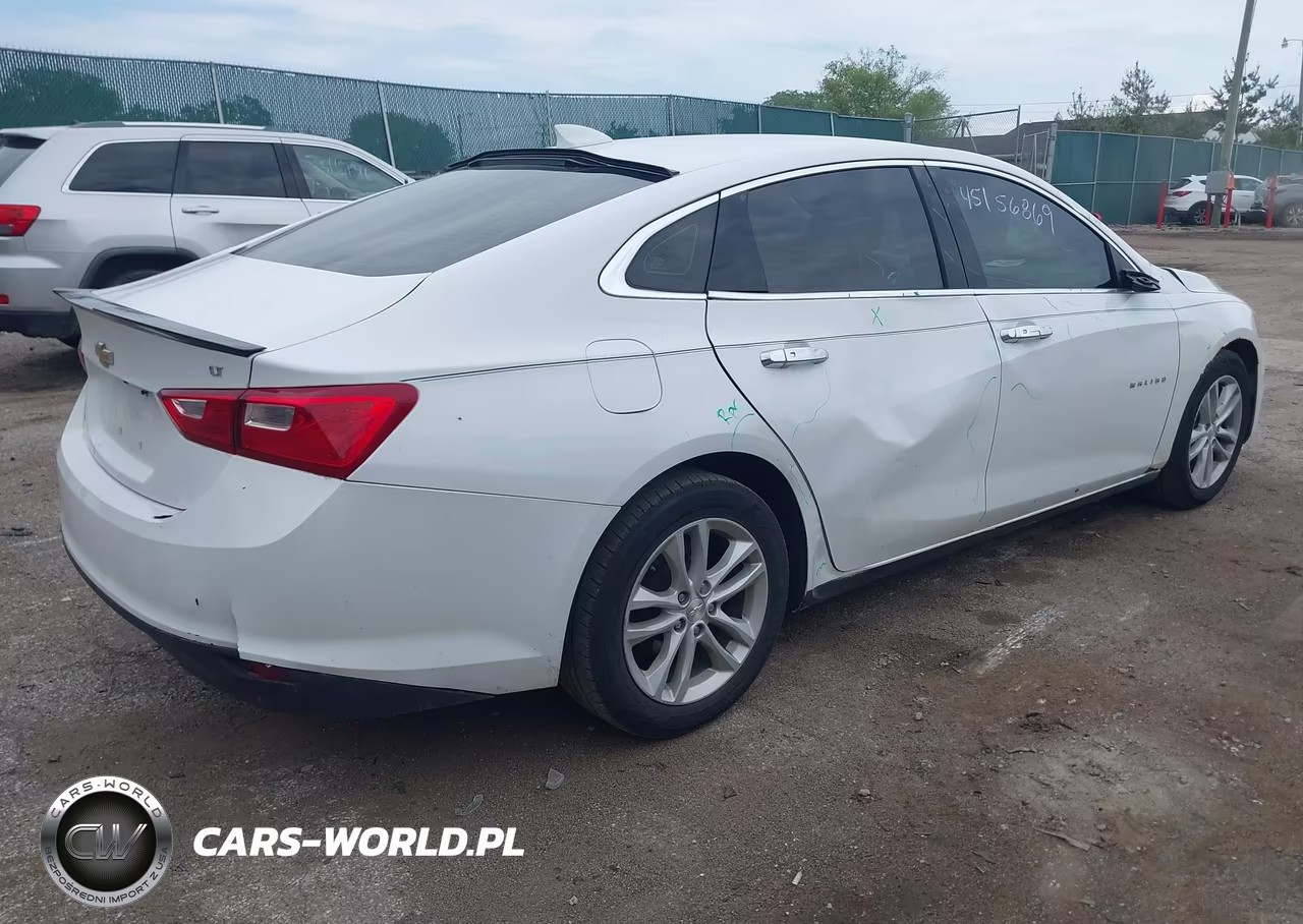 2018 Chevrolet Malibu Lt VIN:1G1ZD5ST7JF225555 - 4