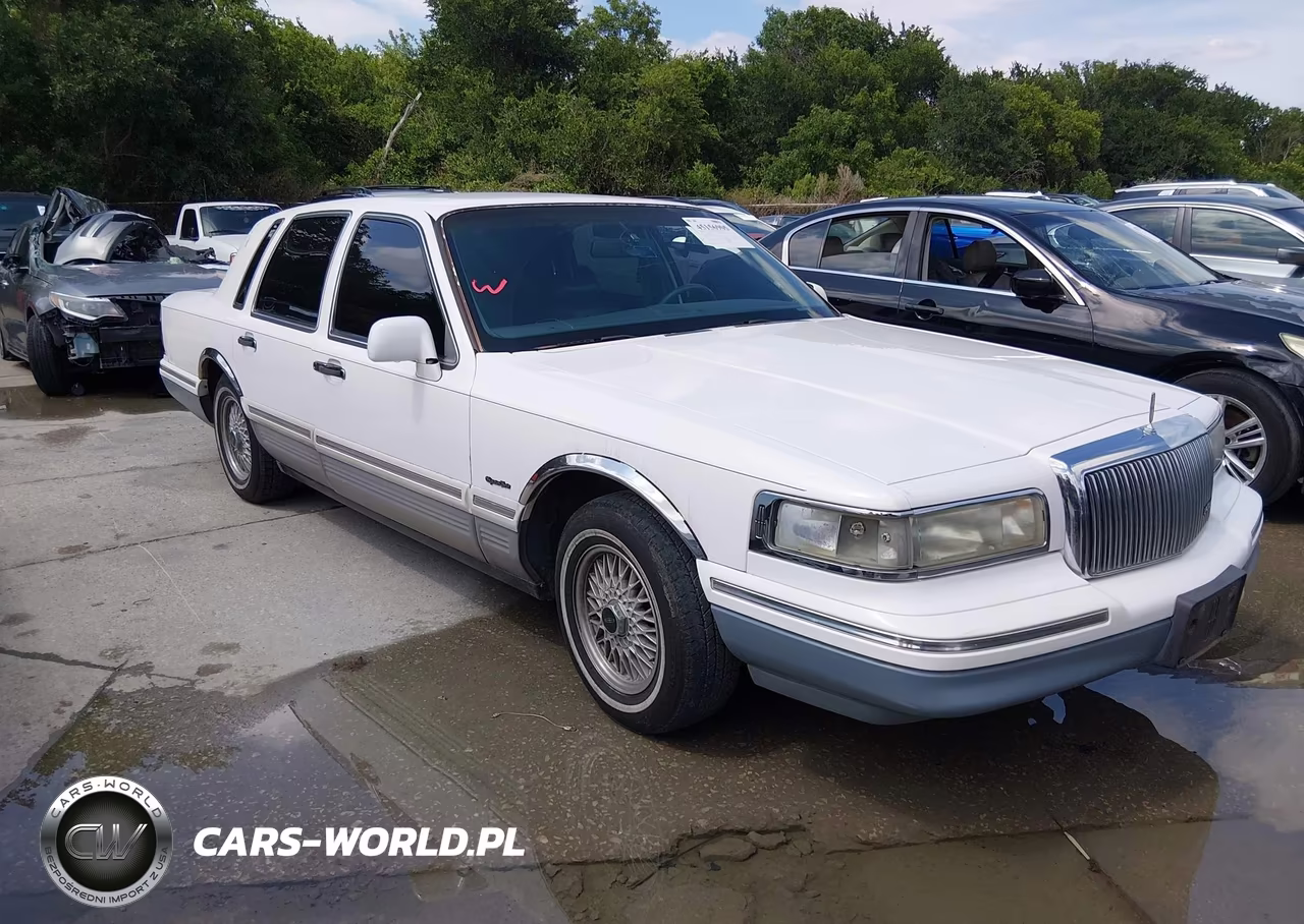 1997 Lincoln Town Car Signature
