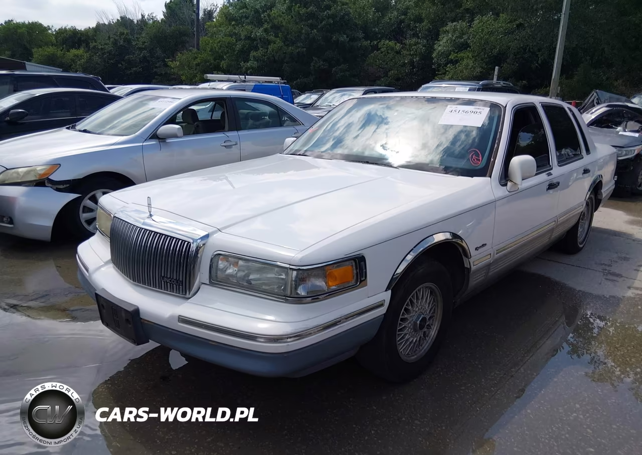 1997 Lincoln Town Car Signature VIN:1LNLM82W0VY637279 - 2