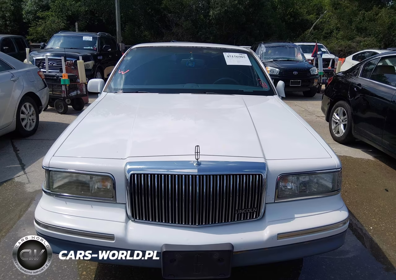 1997 Lincoln Town Car Signature VIN:1LNLM82W0VY637279 - 6