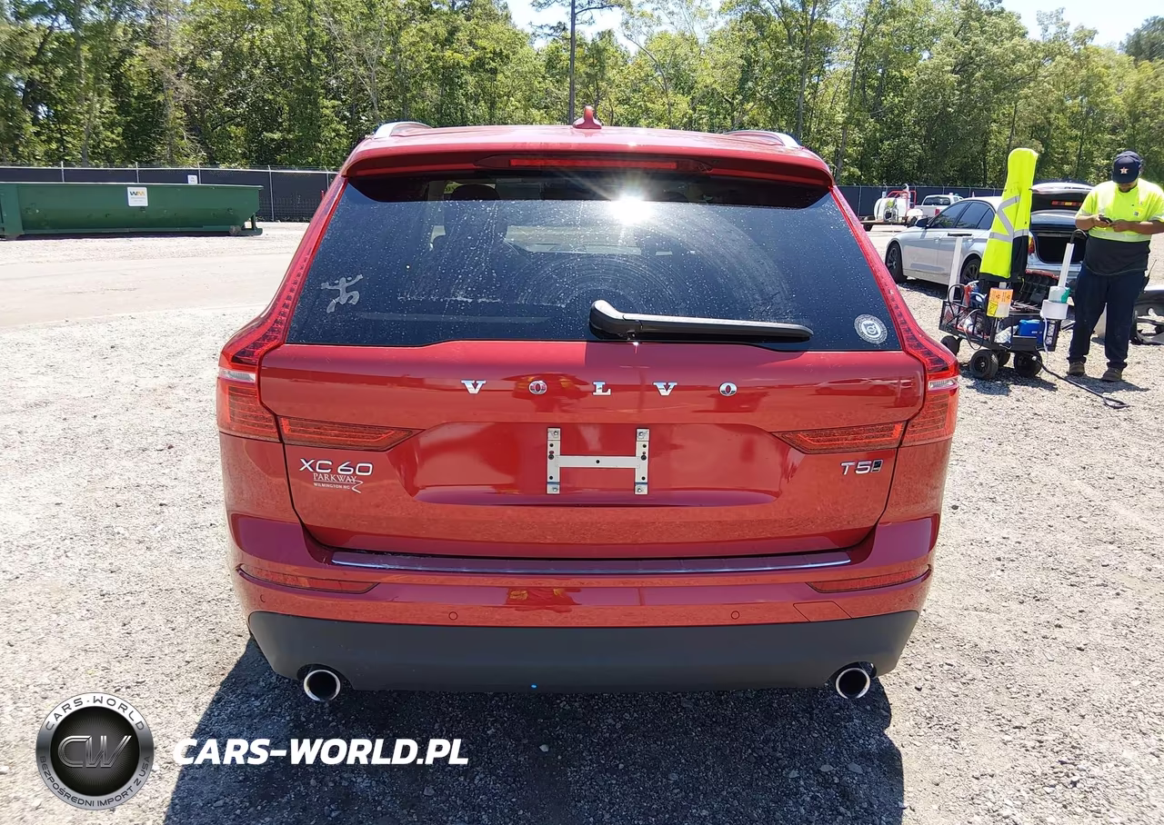 2018 Volvo Xc60 T5 Momentum VIN:LYV102RK2JB109570 - 16