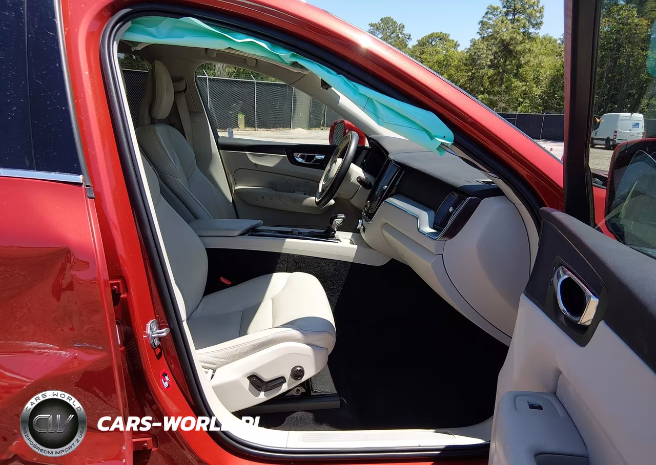 2018 Volvo Xc60 T5 Momentum VIN:LYV102RK2JB109570 - 5