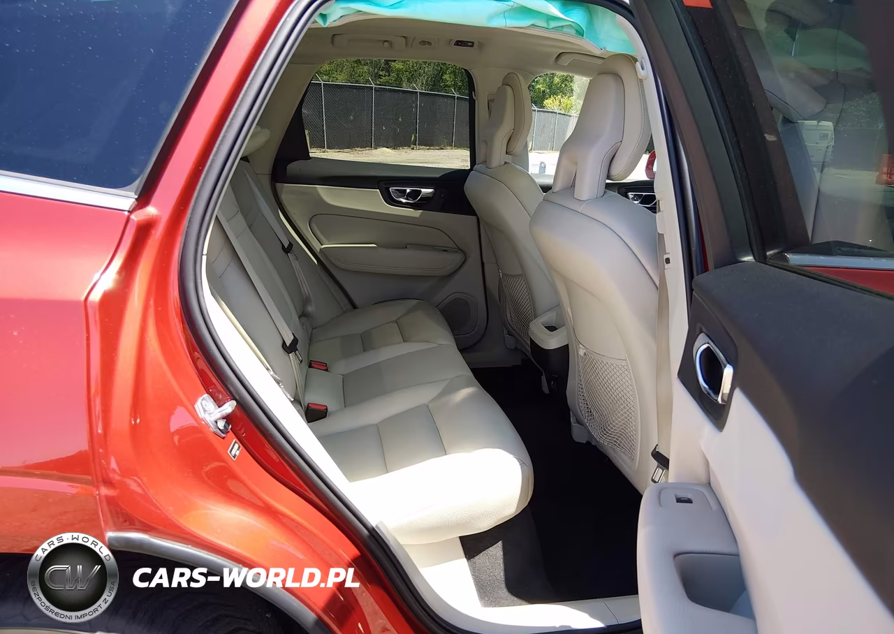 2018 Volvo Xc60 T5 Momentum VIN:LYV102RK2JB109570 - 8