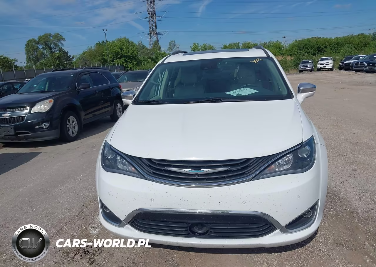 2017 Chrysler Pacifica Hybrid Platinum VIN:2C4RC1N79HR739945 - 12
