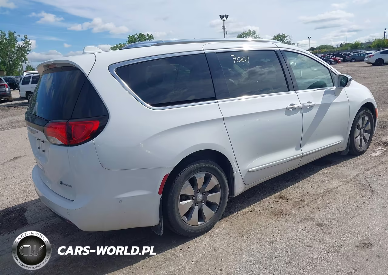 2017 Chrysler Pacifica Hybrid Platinum VIN:2C4RC1N79HR739945 - 4