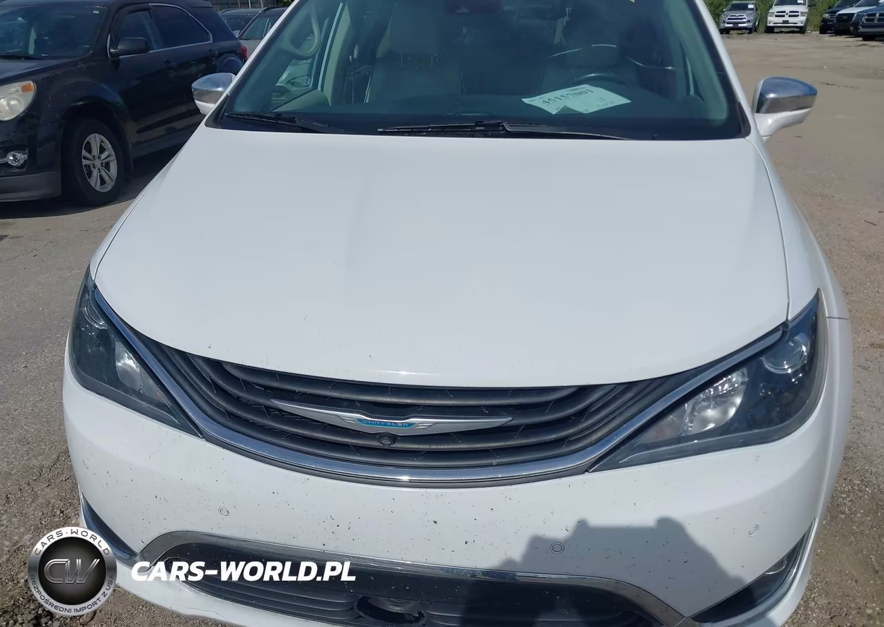 2017 Chrysler Pacifica Hybrid Platinum VIN:2C4RC1N79HR739945 - 6