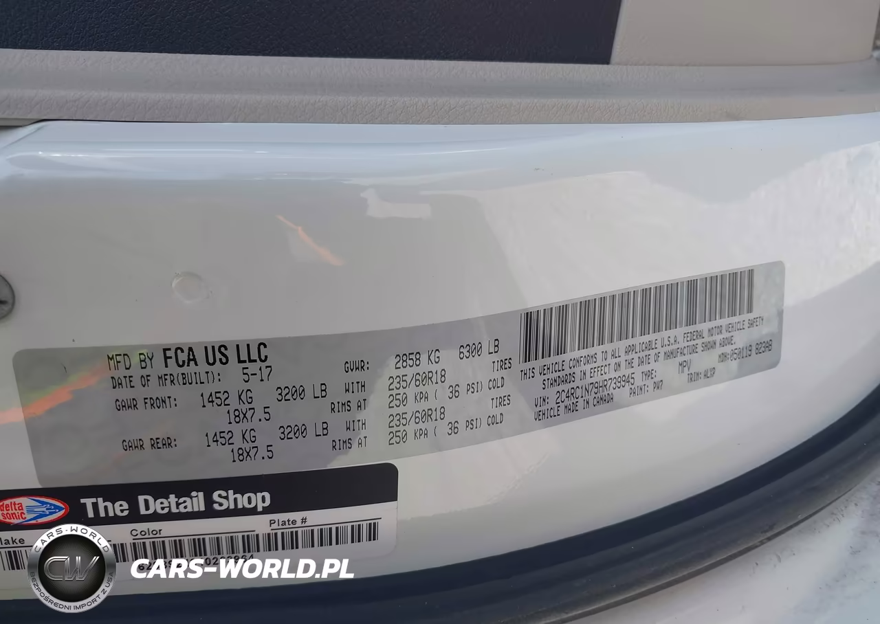 2017 Chrysler Pacifica Hybrid Platinum VIN:2C4RC1N79HR739945 - 9