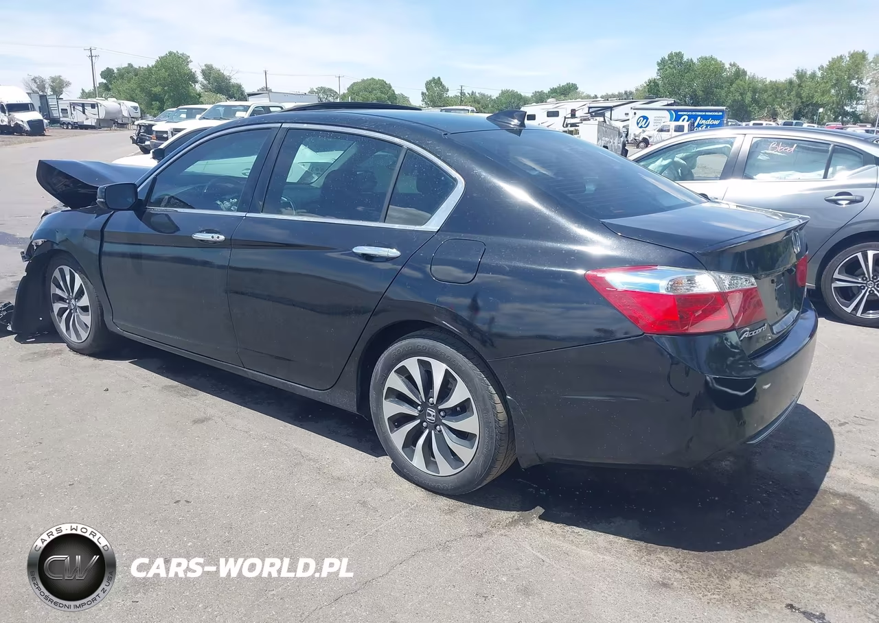 2015 Honda Accord Hybrid Touring VIN:1HGCR6F70FA006699 - 3