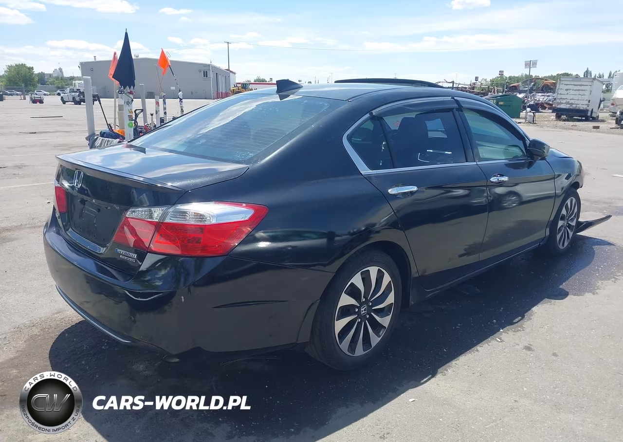 2015 Honda Accord Hybrid Touring VIN:1HGCR6F70FA006699 - 4