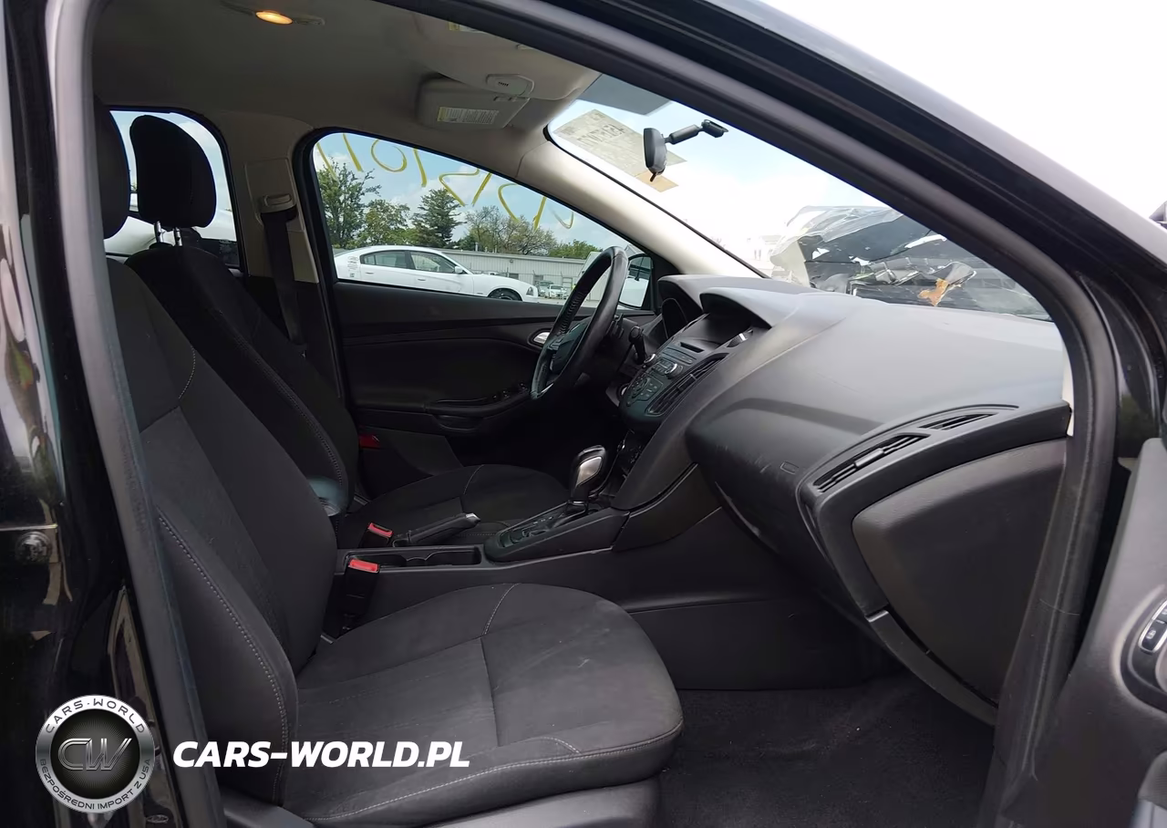 2015 Ford Focus Se VIN:1FADP3F29FL209970 - 5