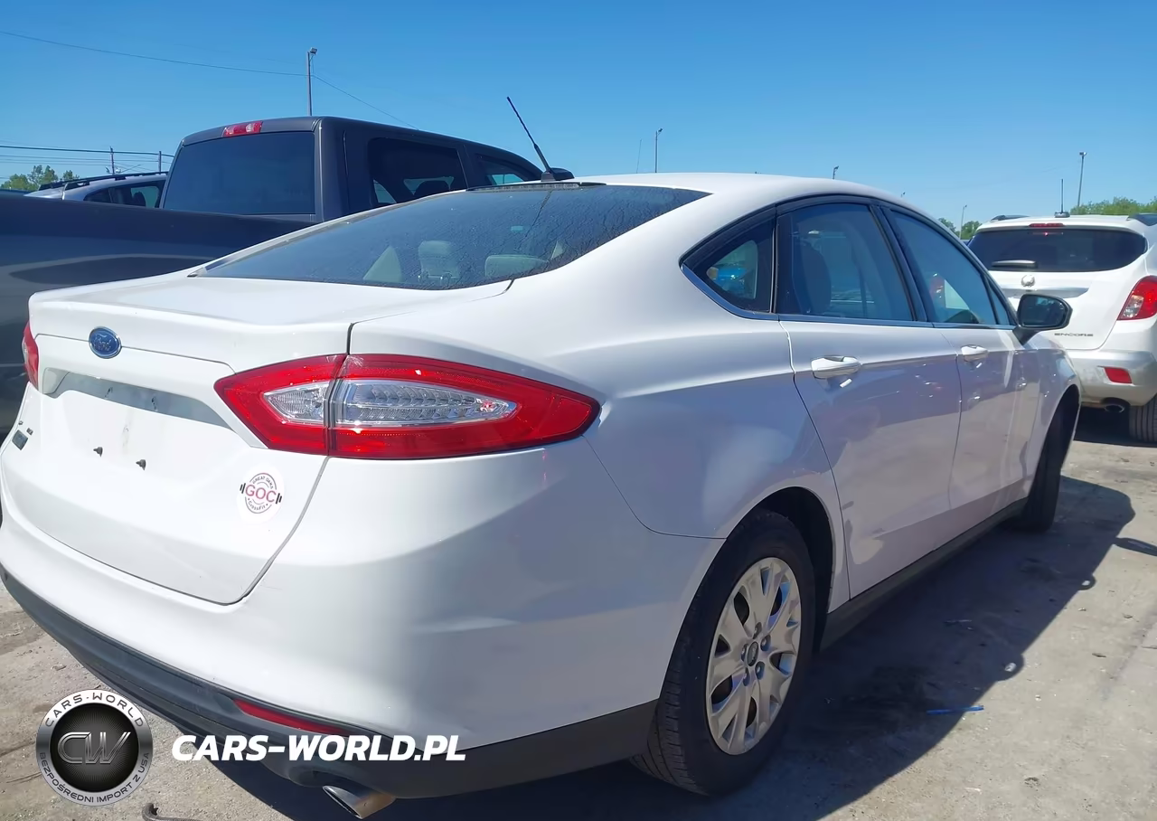2014 Ford Fusion S VIN:3FA6P0G74ER374763 - 4