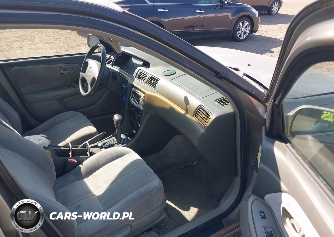 1998 Toyota Camry Le VIN:JT2BG22K1W0219694 - 5