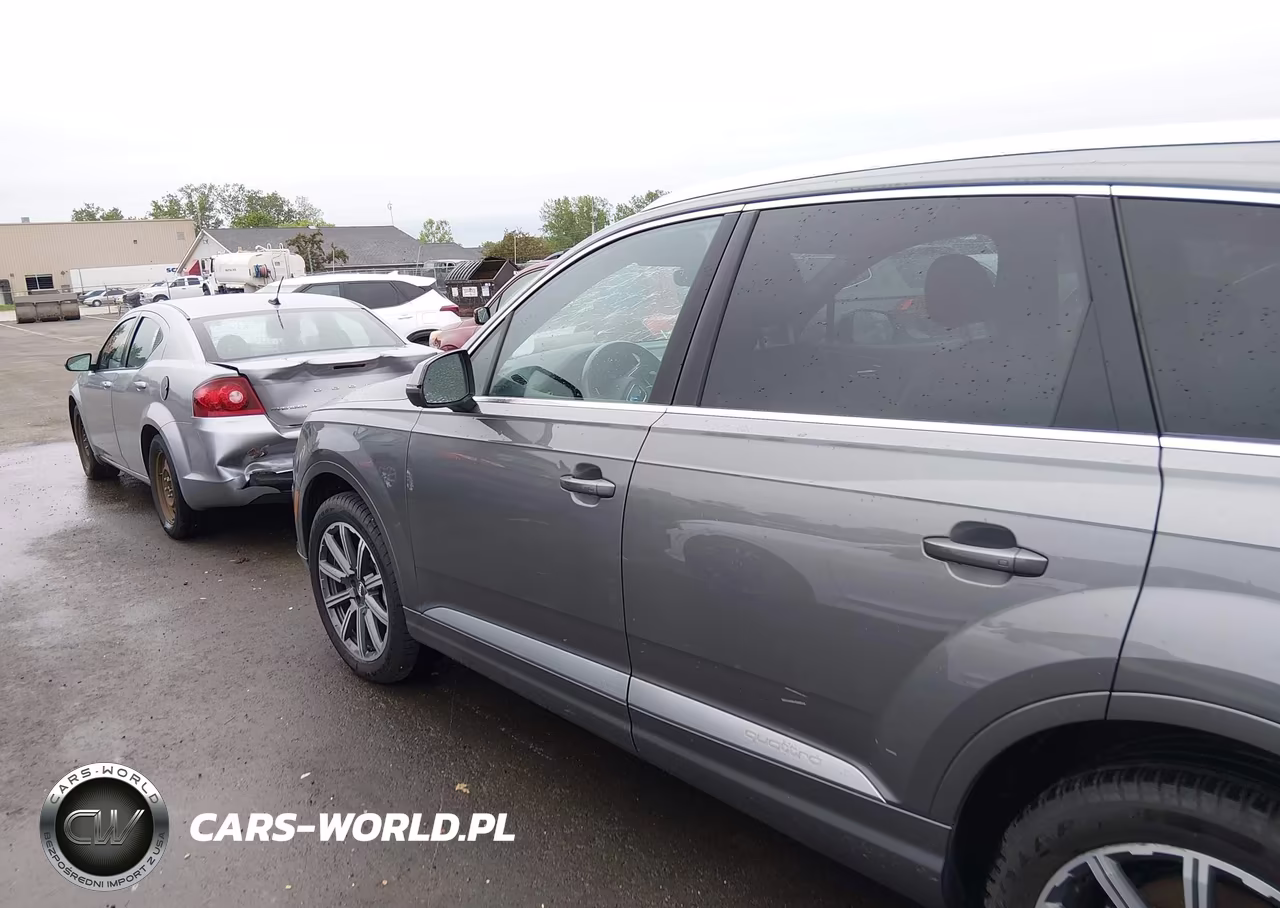 2017 Audi Q7 3.0T Premium VIN:WA1LAAF7XHD019691 - 14