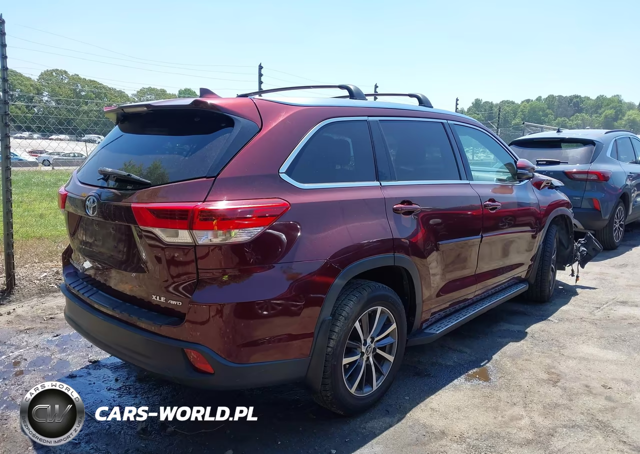 2017 Toyota Highlander Xle VIN:5TDJZRFH5HS375144 - 4