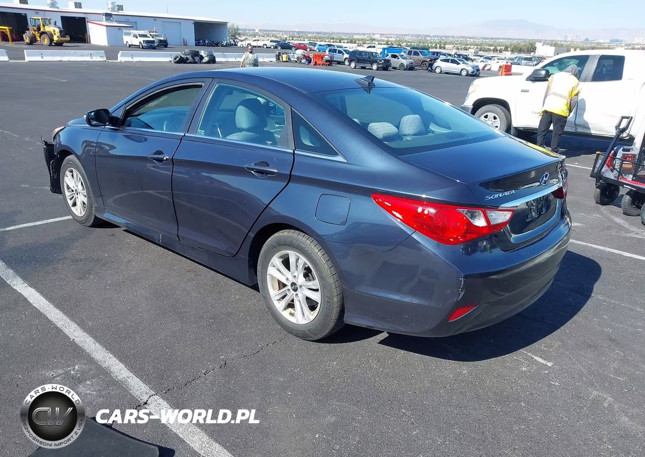 2014 Hyundai Sonata Gls VIN:5NPEB4AC7EH898123 - 3