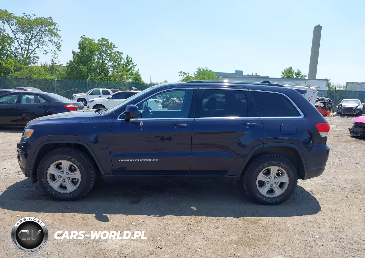 2015 Jeep Grand Cherokee Laredo VIN:1C4RJFAG2FC158463 - 14