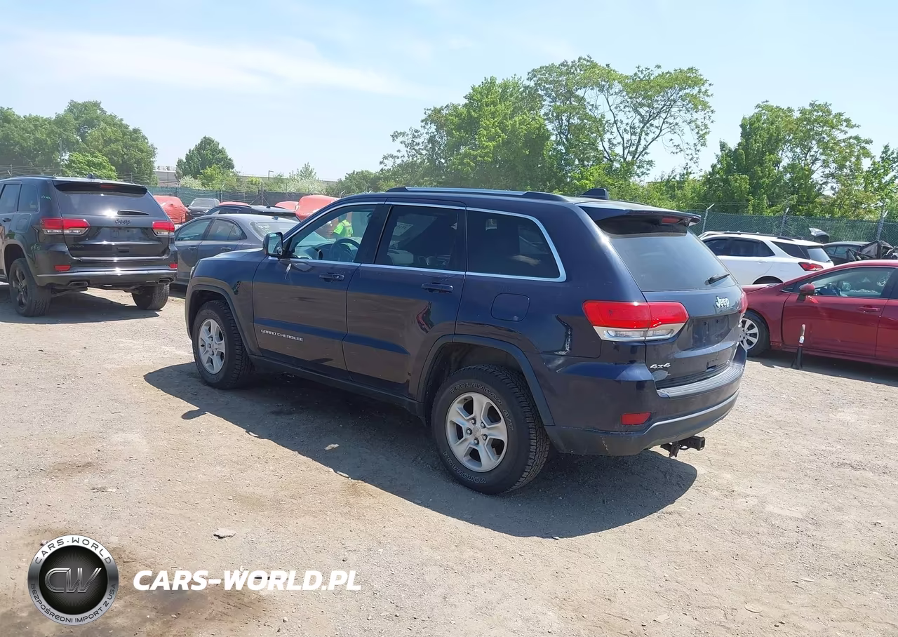 2015 Jeep Grand Cherokee Laredo VIN:1C4RJFAG2FC158463 - 3
