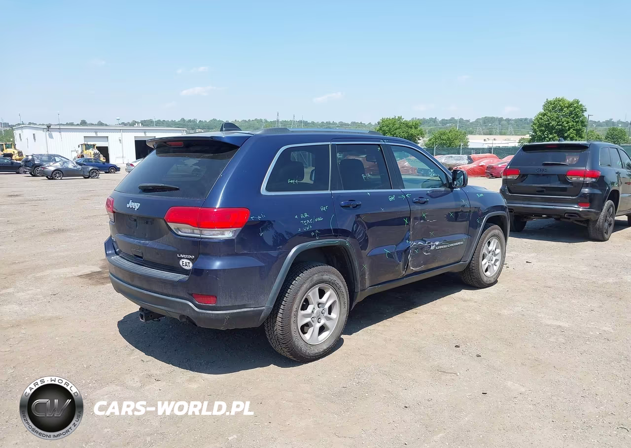 2015 Jeep Grand Cherokee Laredo VIN:1C4RJFAG2FC158463 - 4