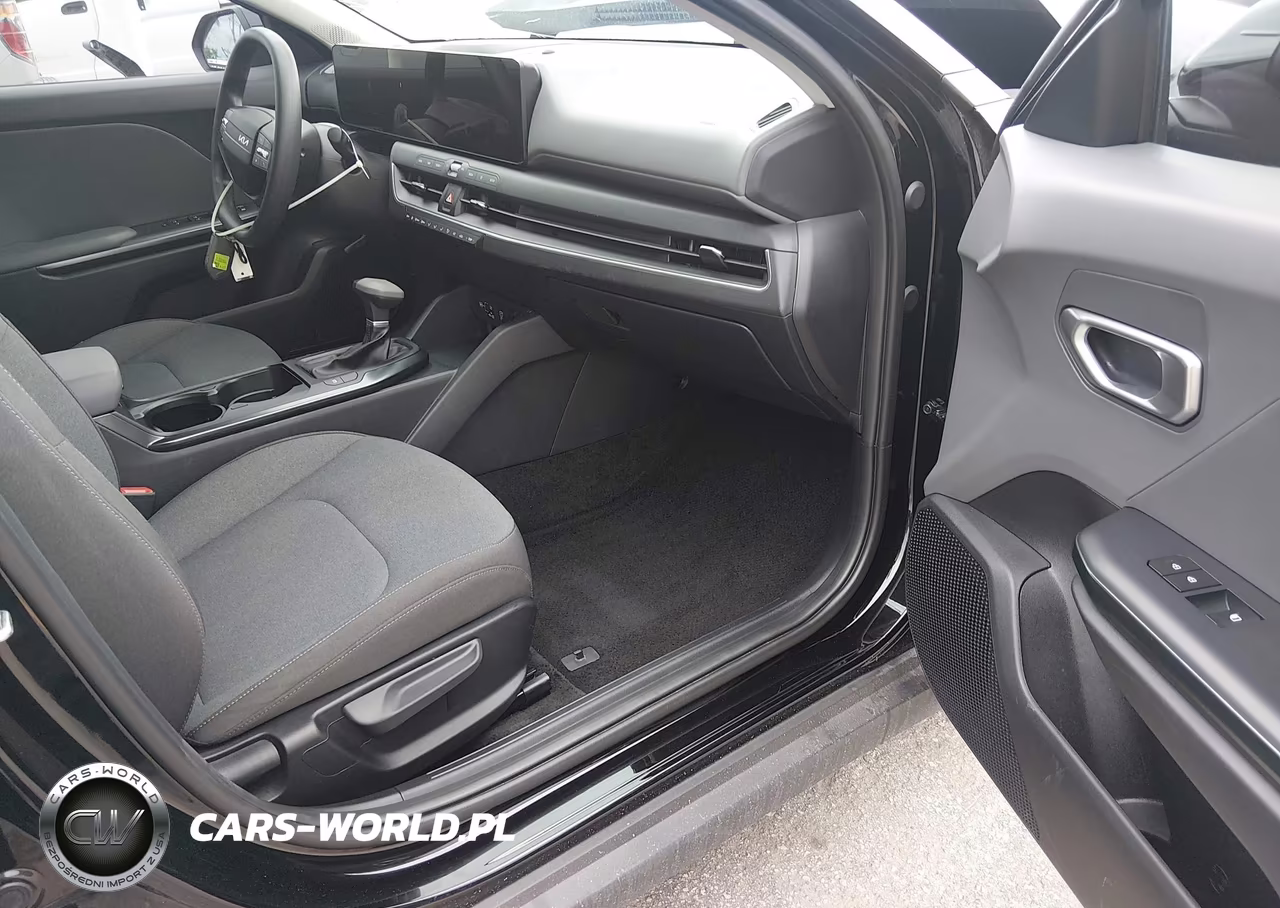 2025 Kia K4 Lxs VIN:3KPFT4DE7SE186712 - 5