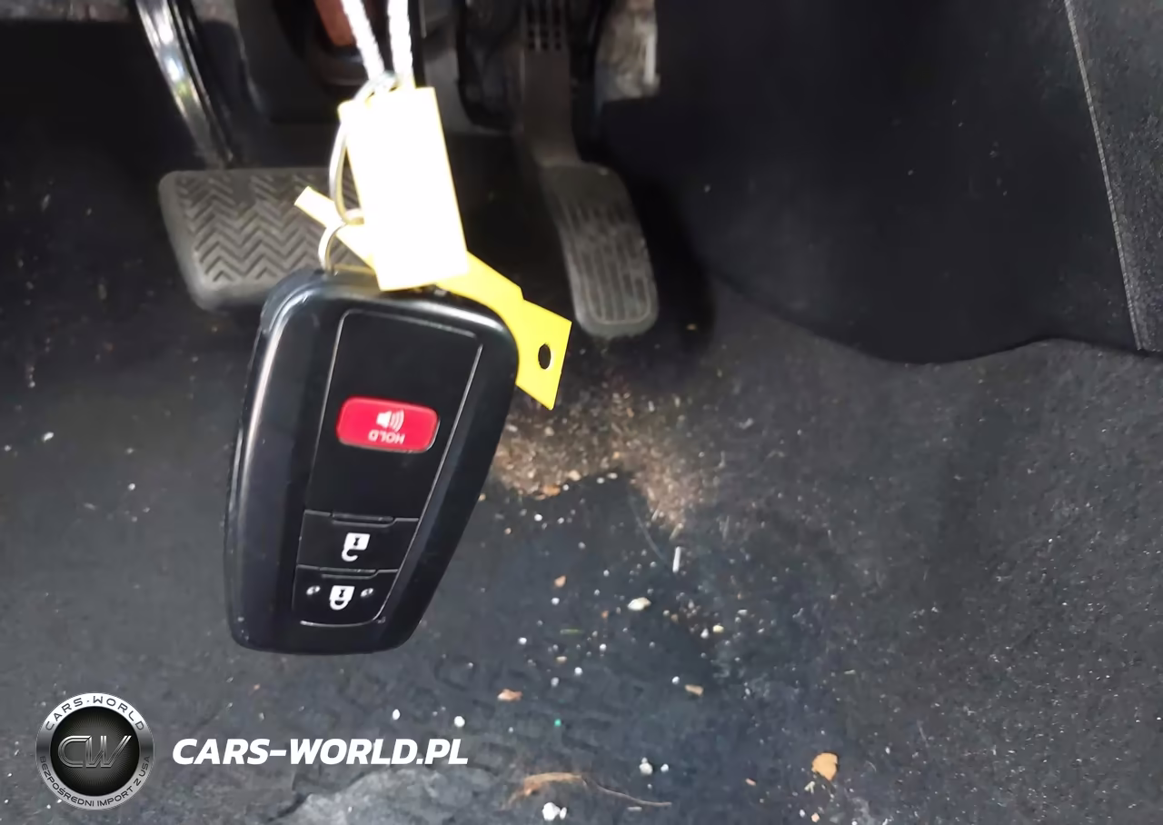 2021 Toyota Prius Le VIN:JTDKAMFU1M3146824 - 11