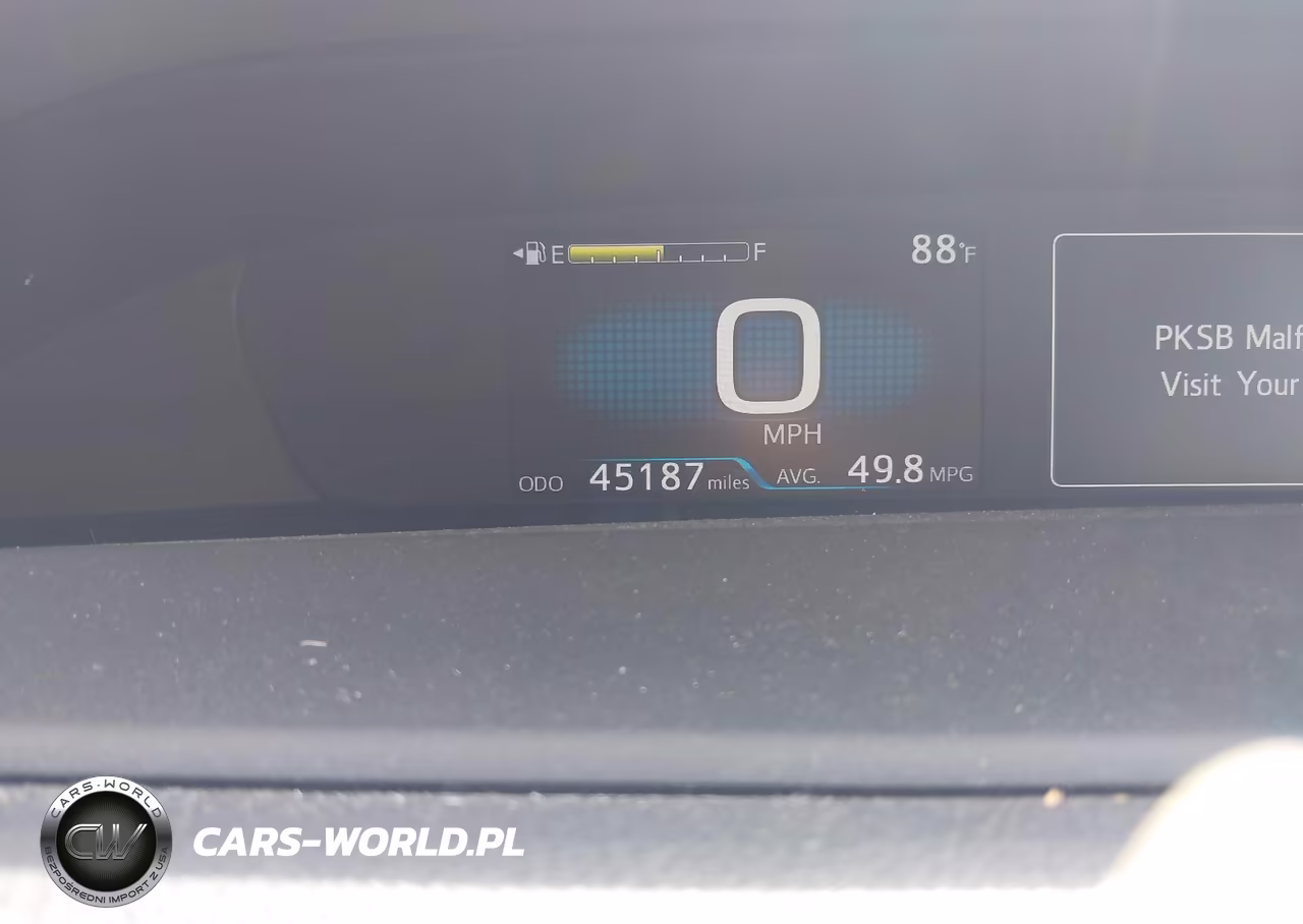 2021 Toyota Prius Le VIN:JTDKAMFU1M3146824 - 16