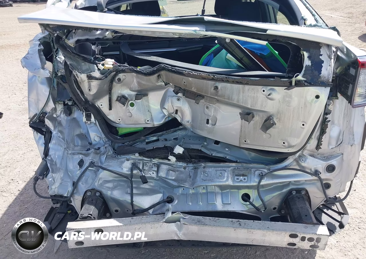 2021 Toyota Prius Le VIN:JTDKAMFU1M3146824 - 17