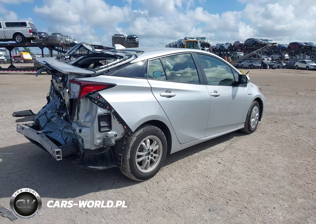 2021 Toyota Prius Le VIN:JTDKAMFU1M3146824 - 4