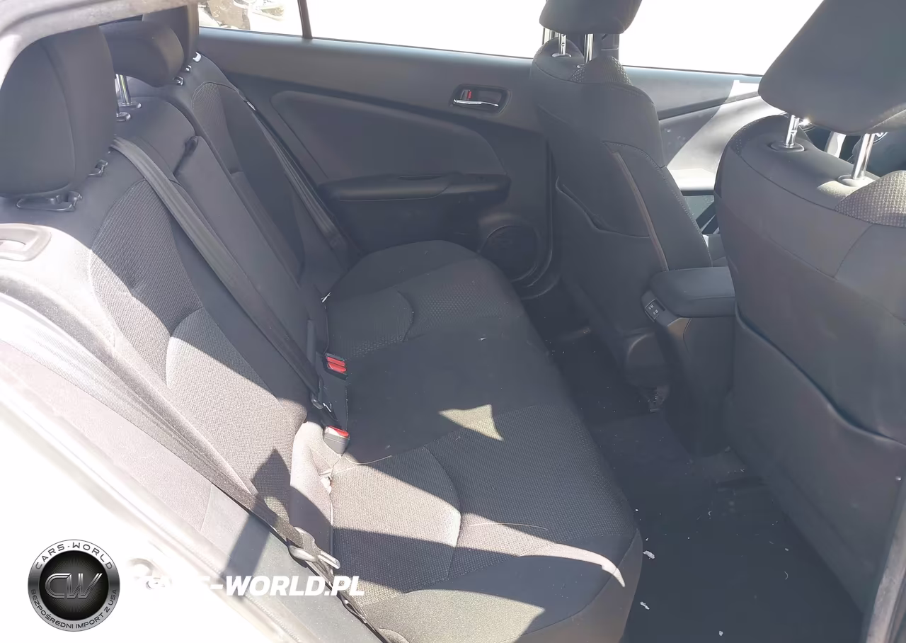 2021 Toyota Prius Le VIN:JTDKAMFU1M3146824 - 8