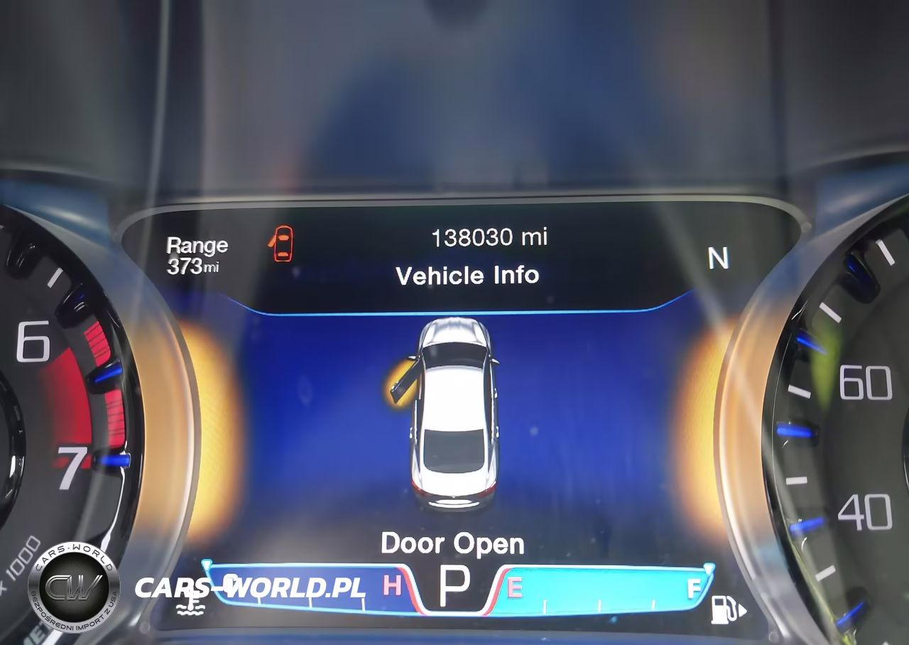 2015 Chrysler 200 S VIN:1C3CCCBB7FN555872 - 15