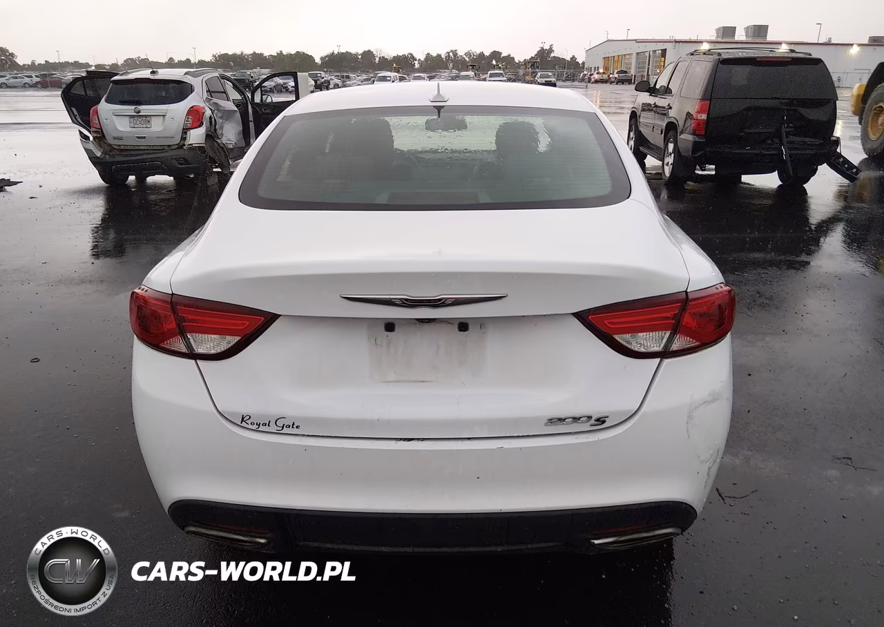 2015 Chrysler 200 S VIN:1C3CCCBB7FN555872 - 16