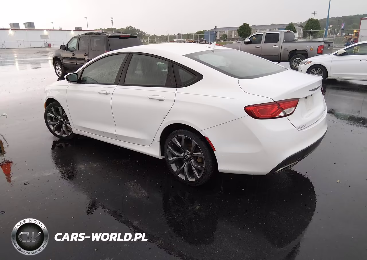 2015 Chrysler 200 S VIN:1C3CCCBB7FN555872 - 3