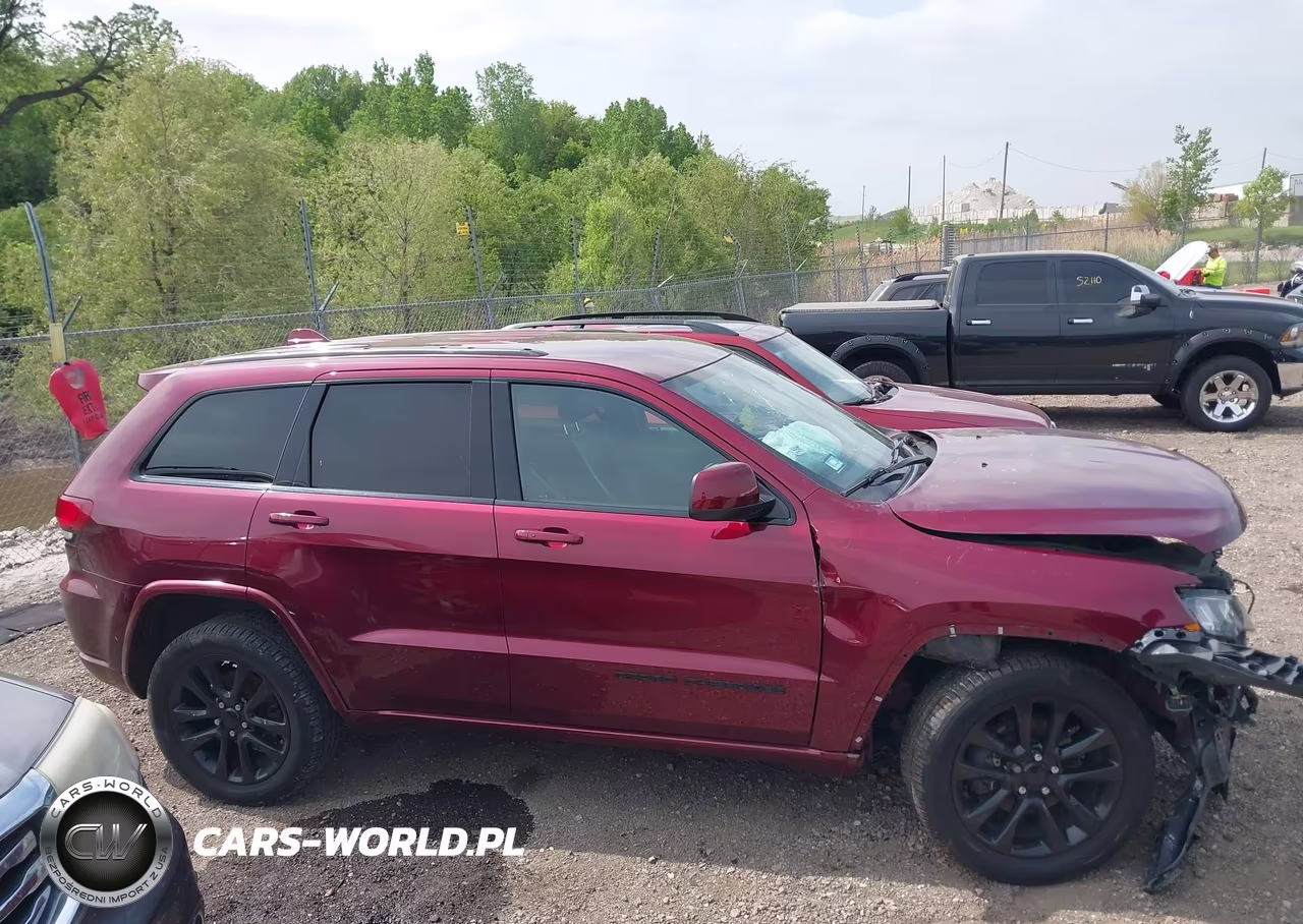 2017 Jeep Grand Cherokee Altitude 4X4 VIN:1C4RJFAG9HC875252 - 14