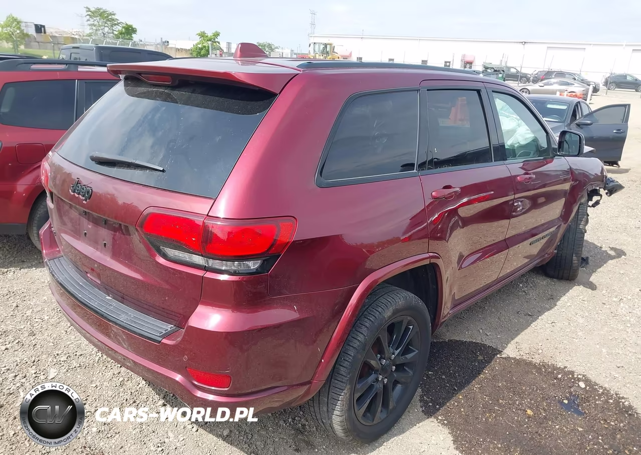 2017 Jeep Grand Cherokee Altitude 4X4 VIN:1C4RJFAG9HC875252 - 4