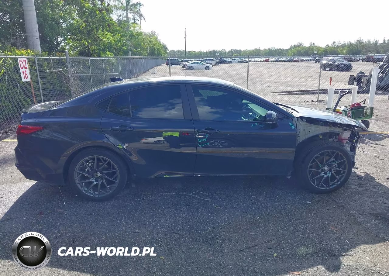2025 Toyota Camry Xse VIN:4T1DAACK7SU514842 - 14