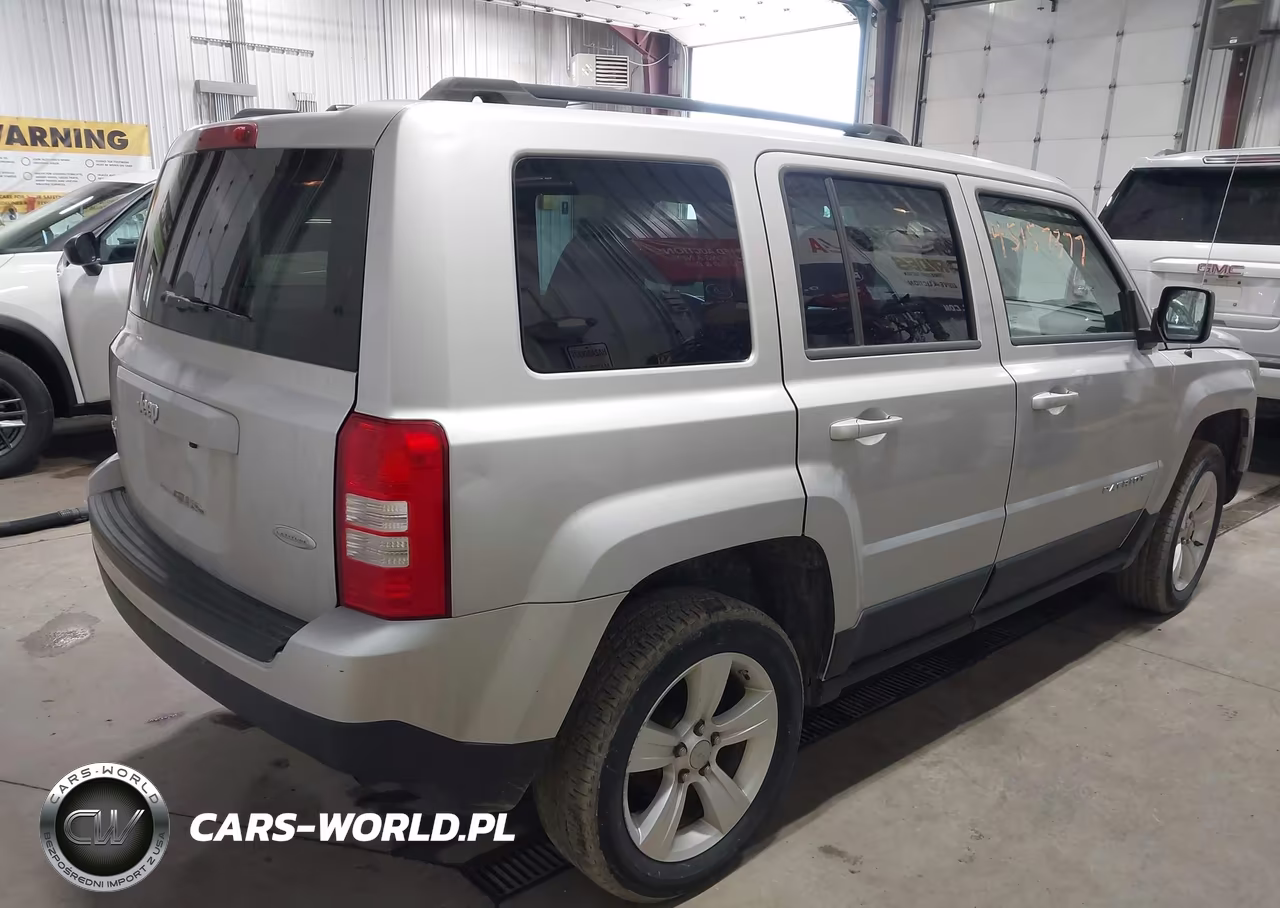 2012 Jeep Patriot Latitude VIN:1C4NJRFB7CD672442 - 4