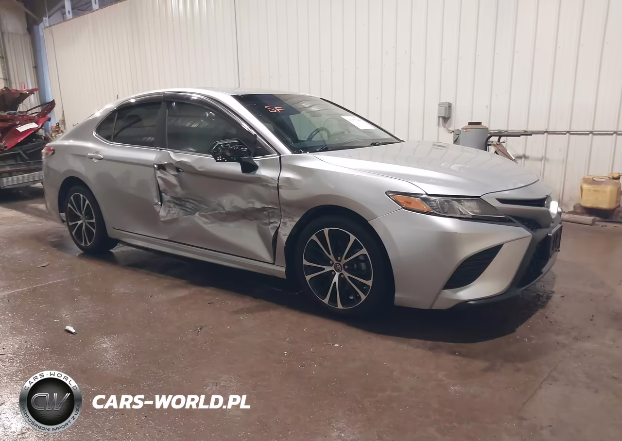 2018 Toyota Camry Se – zdjęcie 1 z 17