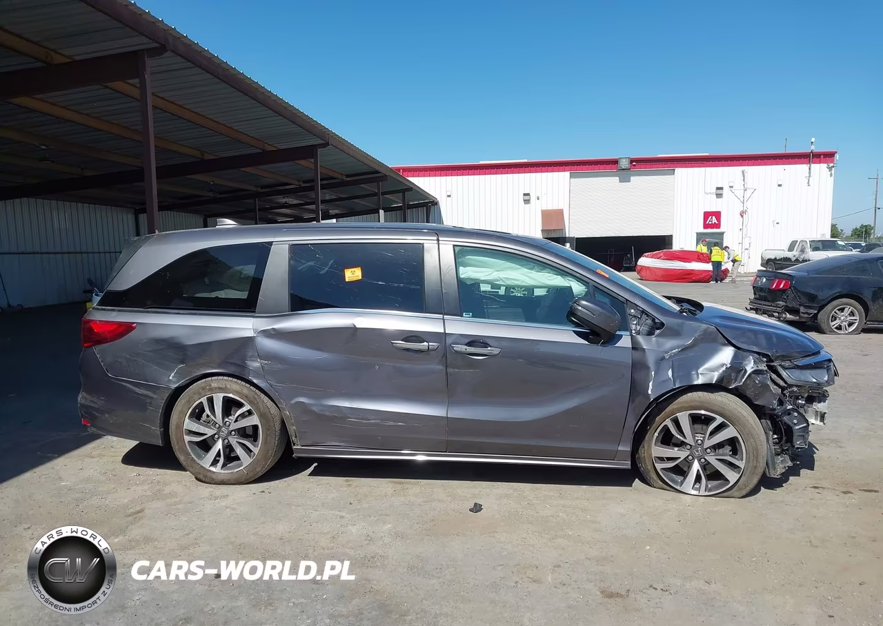 2021 Honda Odyssey Touring VIN:5FNRL6H8XMB025166 - 13