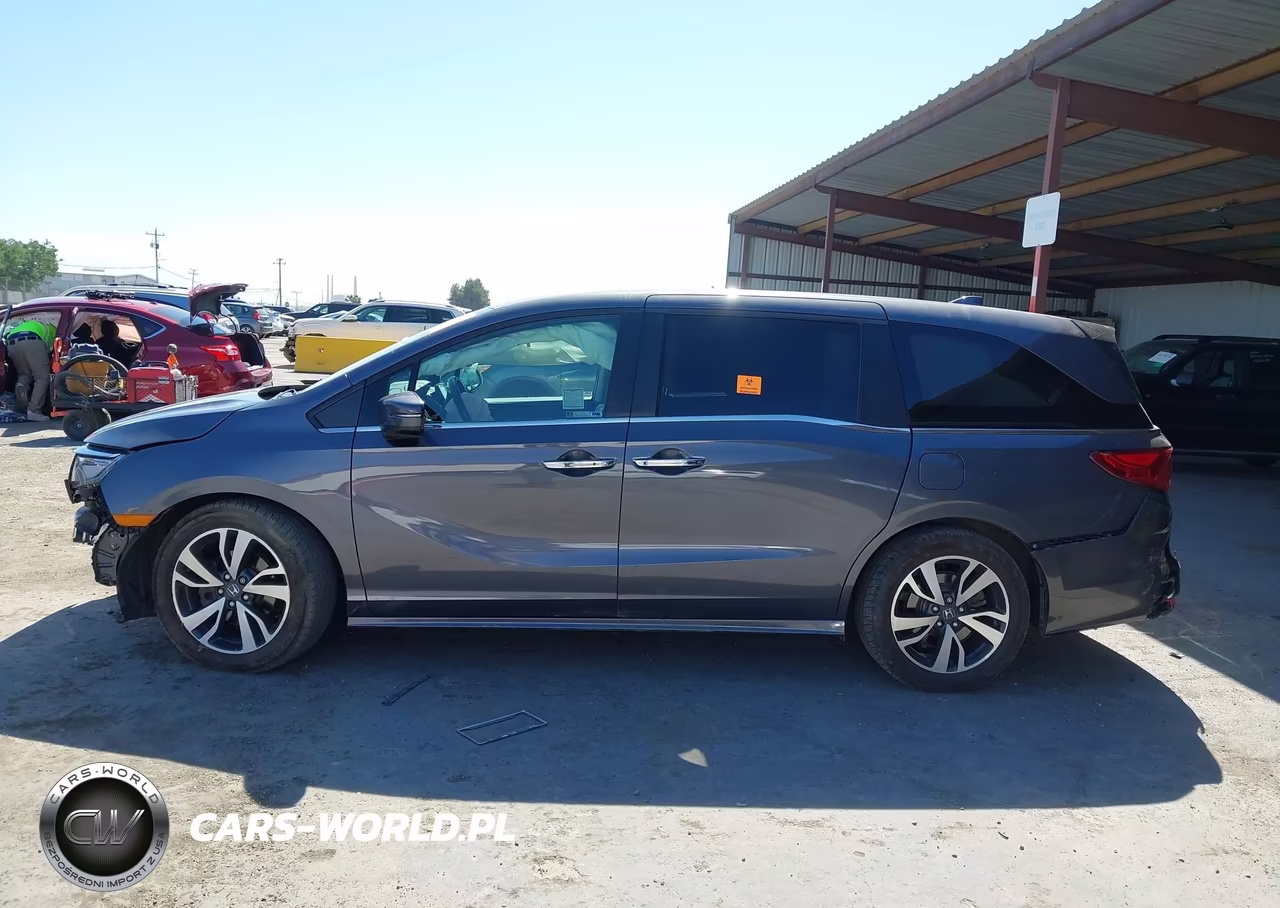 2021 Honda Odyssey Touring VIN:5FNRL6H8XMB025166 - 14