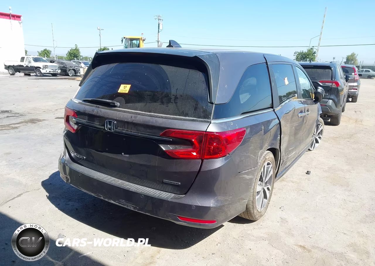 2021 Honda Odyssey Touring VIN:5FNRL6H8XMB025166 - 4